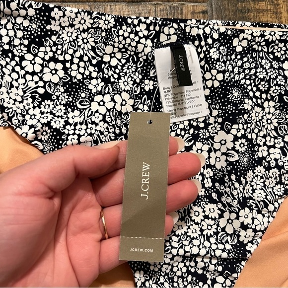Nwt J Crew French Terry Ruffle Bikini Bottoms in Valley Floral, Size 2X - Picture 6 of 16